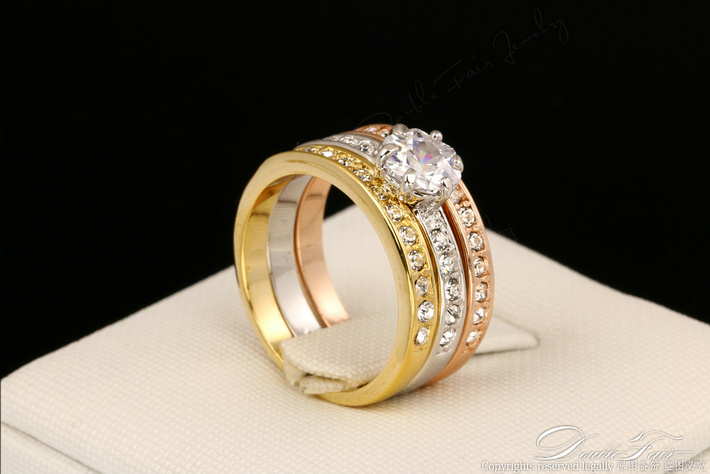 Anti-Allergy-3-Rounds-Cubic-Zirconia-Paved-Engagement-Rings-Sets-Rose-Gold-Color-descriptionImage10