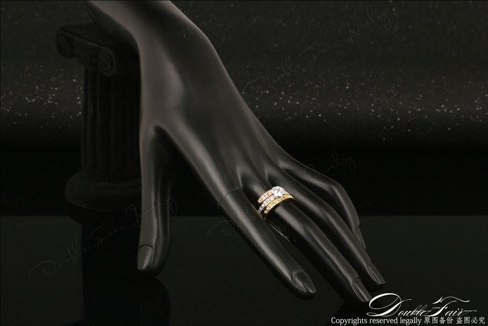 Anti-Allergy-3-Rounds-Cubic-Zirconia-Paved-Engagement-Rings-Sets-Rose-Gold-Color-descriptionImage14